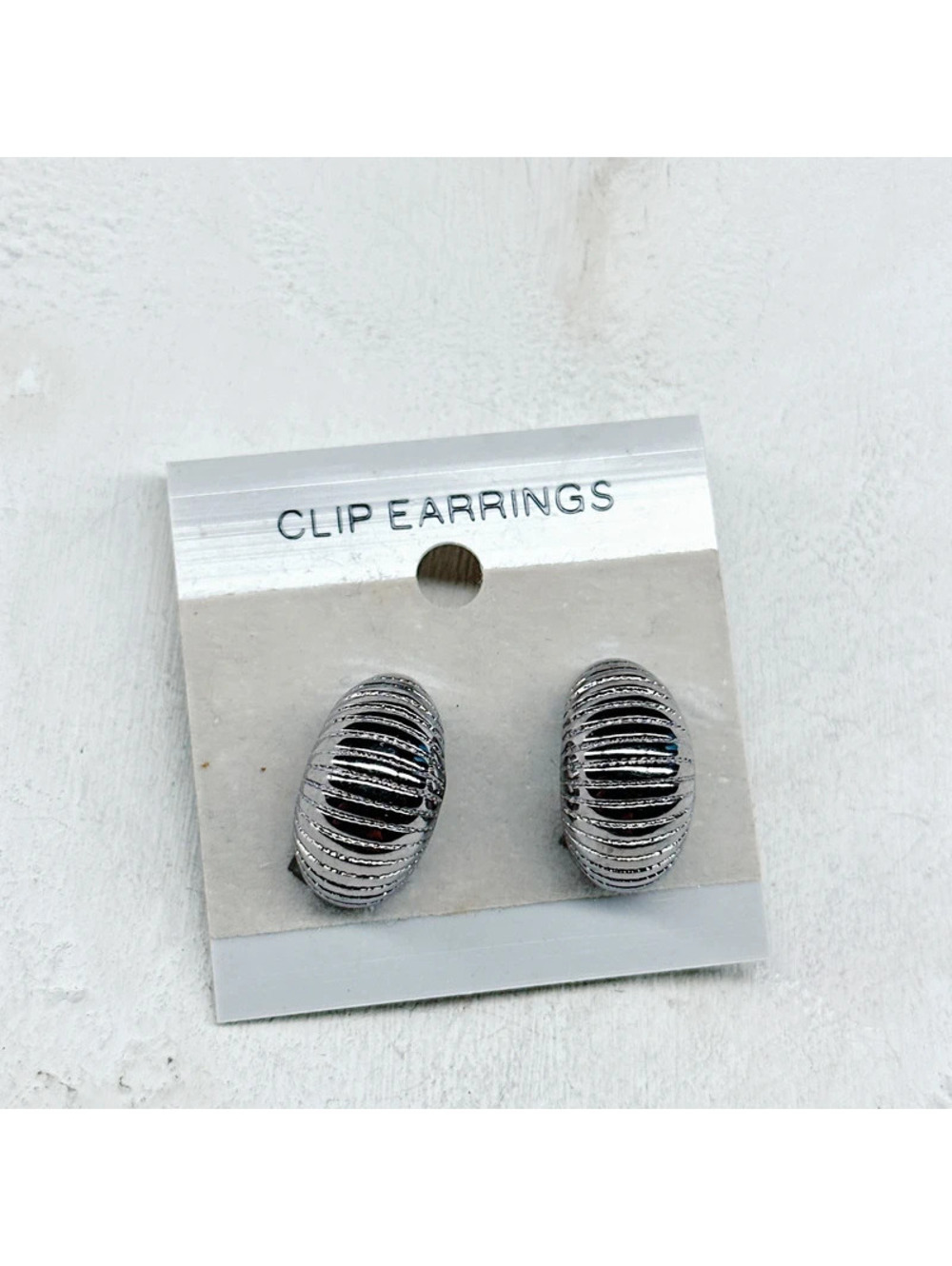 158u. Clips Pewtertone Vintage